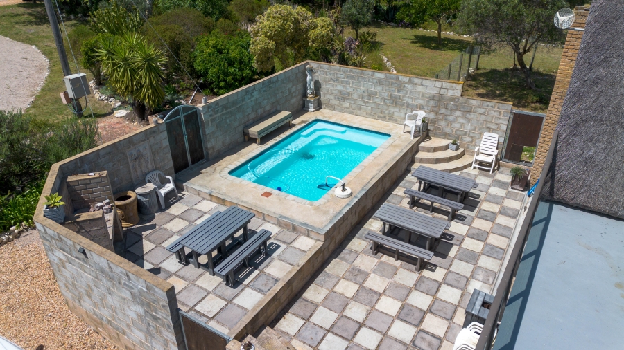 6 Bedroom Property for Sale in Stilbaai Oos Western Cape